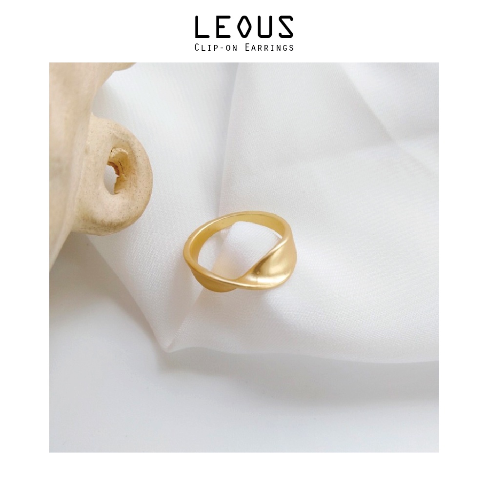 Nhẫn nữ trơn basic đeo tay lượn sóng bằng hợp kim R001