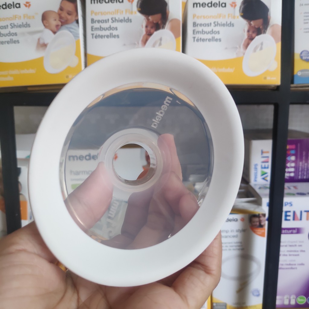 Phễu Medela Flex vành mềm silicon hình Oval - nguyên hộp nguyên tem - dùng cho máy hút sữa Medela