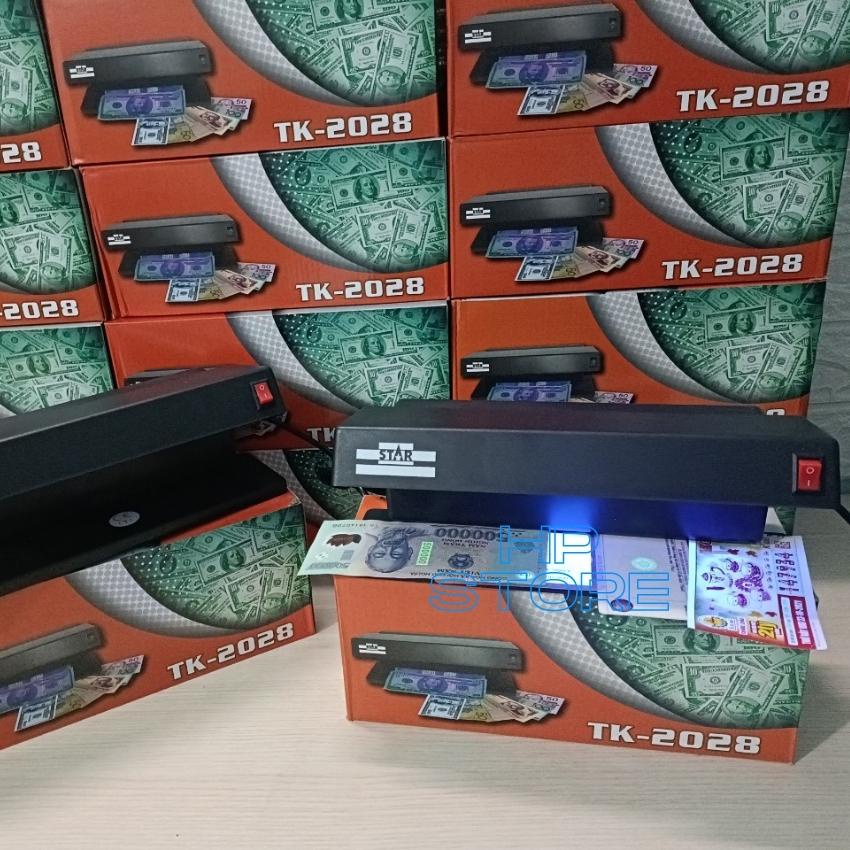 Đèn soi tiền giả, giấy tờ, cà vẹt, bằng lái xe, tem, vé số với 2 bóng đèn UV, nhỏ gọn dễ di chuyển