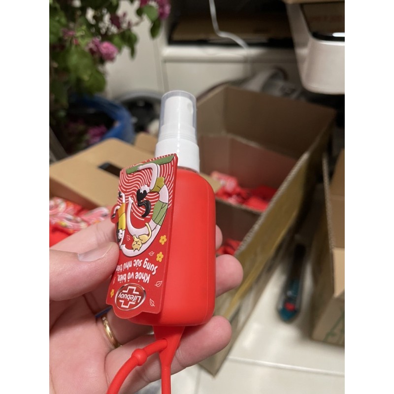 Chai xịt diệt khuẩn Lifebuoy Bảo vệ vượt trội 10 50ML (gắn vừa vỏ phiên bản Tết) | BigBuy360 - bigbuy360.vn