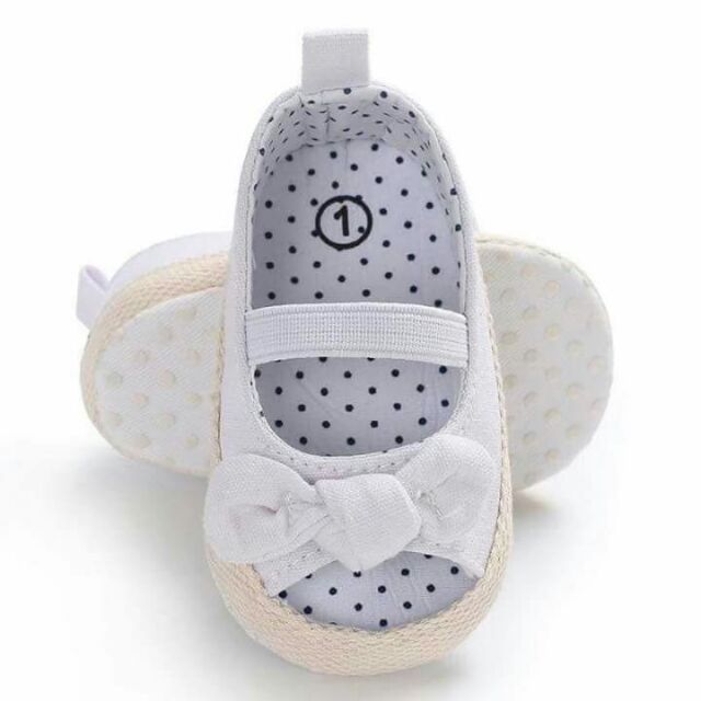 Sandal tập đi bé gái