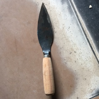 Dầm đất làm cỏ , trồng cây ( nhọn )