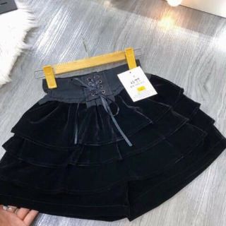 Quần váy nhung tầng cạp đan dây hot hit
size s m l
qv15-#180k