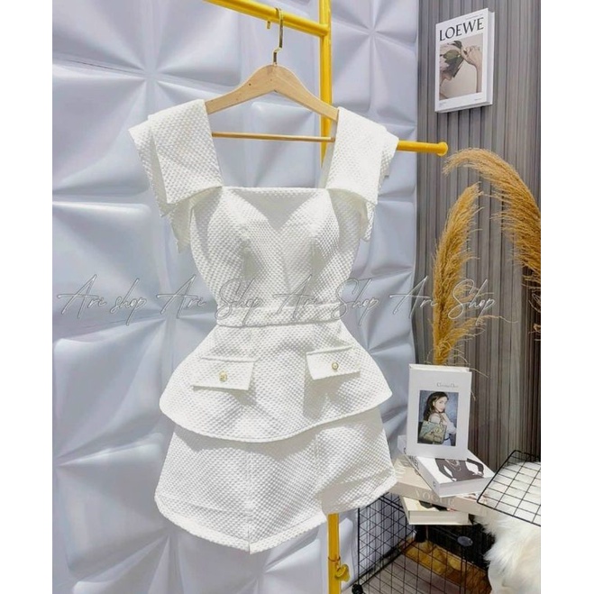 Jump xốp tổ ong  áo peplum cổ vuông.