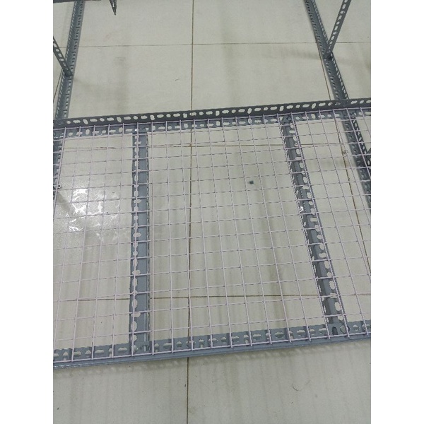 Kệ bậc thang v lỗ 3 bậc V3x3cm (dạng vỉ ô lưới sắt) ( cao 30cm-60-90cm) để cây và hàng hoá