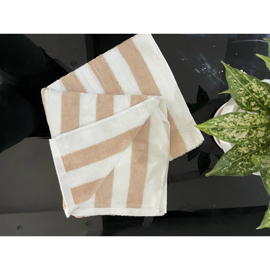 Khăn tắm đi biển kẻ sọc ngẫu nhiên 300g, kt 60x120