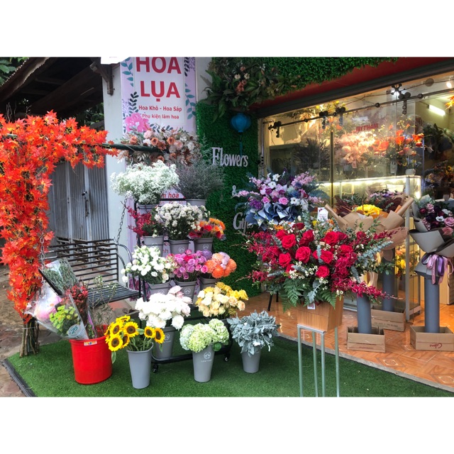 Flowers & Gifts
