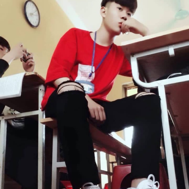 Quần rách gối đẹp quá shop ơi
