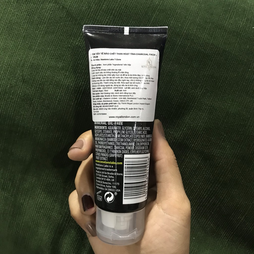 Tẩy tế bào chết than hoạt tính T-Zone charcoal purifying facial scrub 75ml | BigBuy360 - bigbuy360.vn
