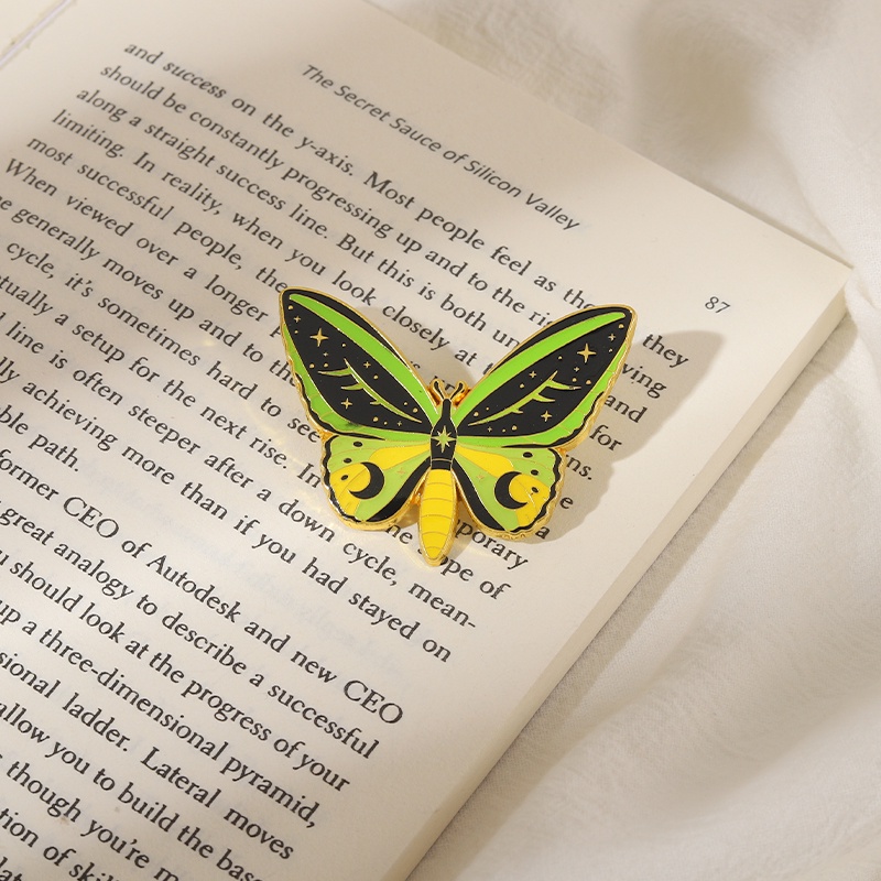 Ghim Cài Áo Hình Bướm Hoạt Hình Dễ Thương