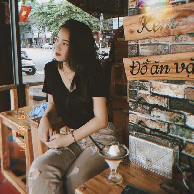 Áo phông H&M cổ tim
