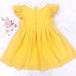 Đầm linen vàng phối ren