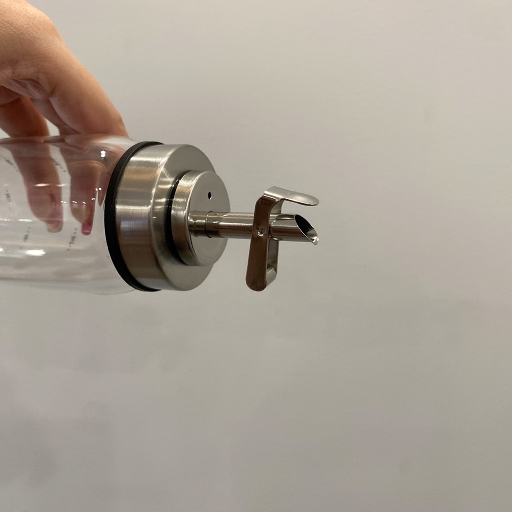 Chai lọ bình thủy tinh đựng dầu ăn nước măm thông minh tự động đóng mở nắp | BigBuy360 - bigbuy360.vn