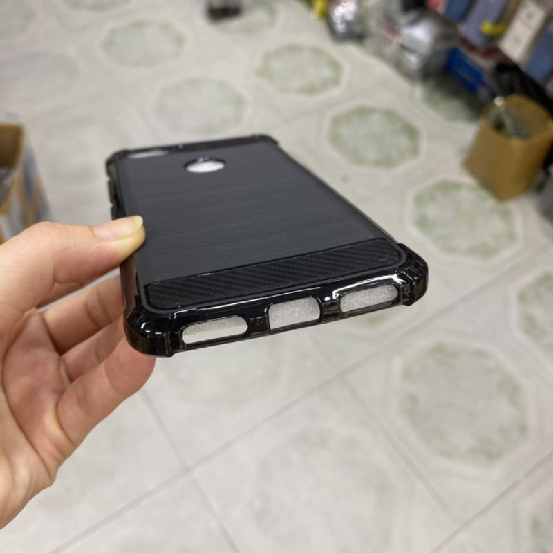 Ốp lưng Asus Zenfone Max Plus ZB570TL dẻo đen vân xước chống sốc loại tốt