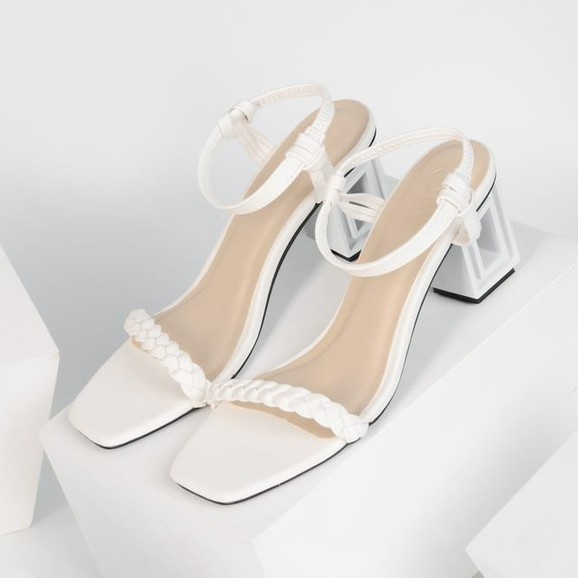 OLV - Giày Braided Strap Sandals in White