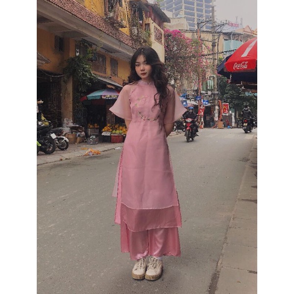 ÁO DÀI CÁCH TÂN HỌA TIẾT ANH ĐÀO THÊU TAY VIỀN NGỌC TRAI NHỰA Ở VAI