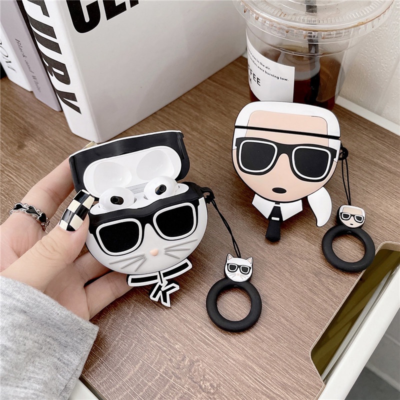 Vỏ Bảo Vệ Hộp Sạc Tai Nghe Airpods 1 & 2 Pro / 3 Gen 2021 Hình Nhãn Hiệu KARL Thời Trang Ốp