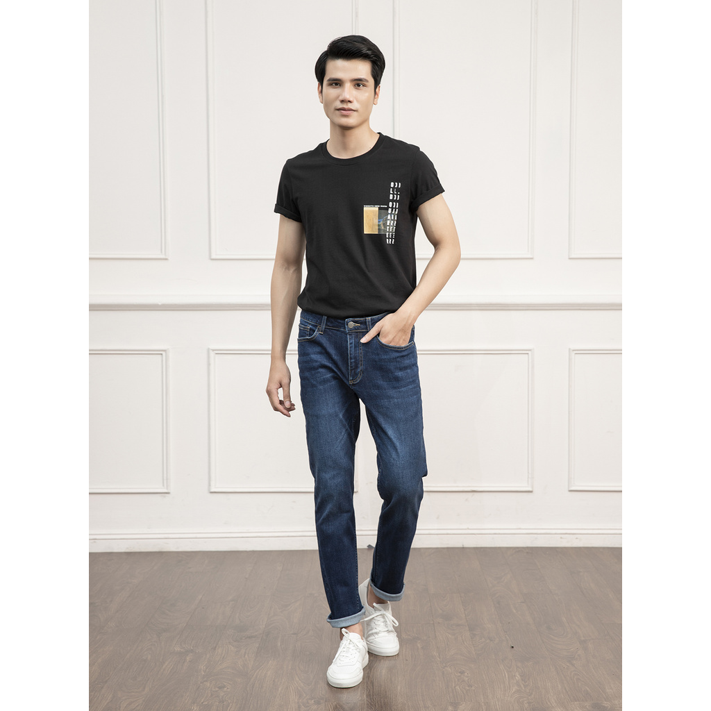 Áo Thun Nam Tay Ngắn Không Cổ Aristino ATS003S1 Màu Đen 9 In Họa Tiết Dáng Regular Fit Cổ Tròn Vải Cotton Mịn Mát