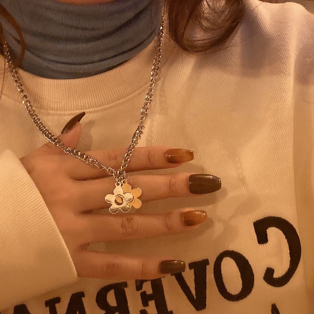 Vòng cổ kim loại mặt hình bông hoa phong cách Hàn Quốc sang trọng 2LIFE