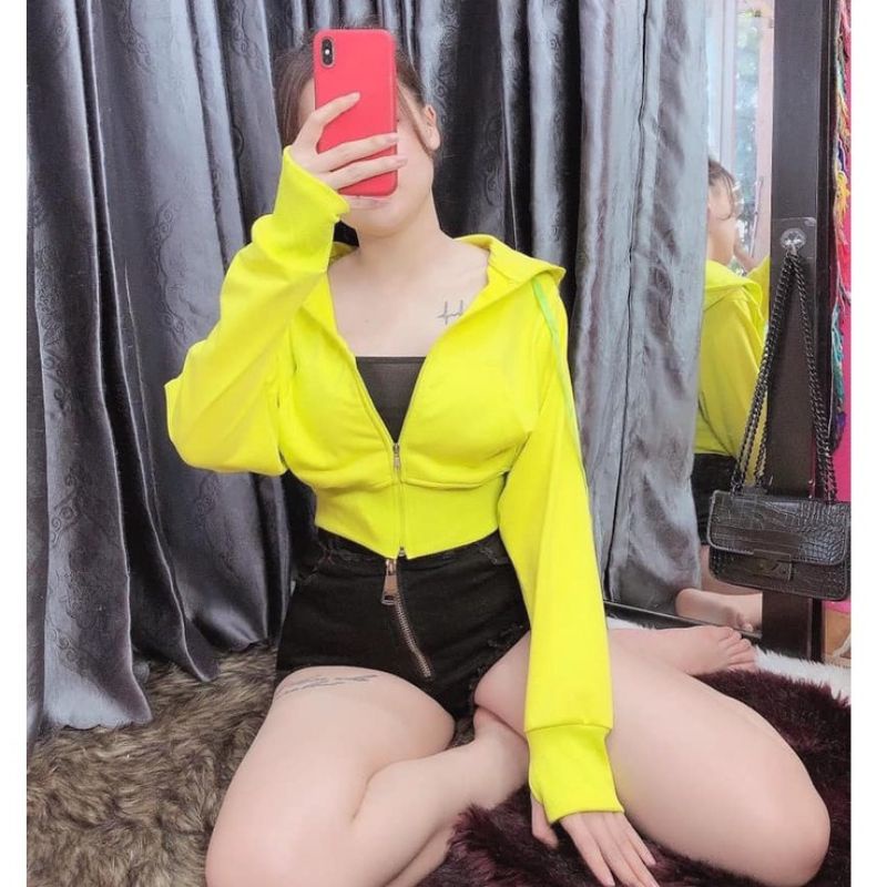 Áo khoác xỏ ngón croptop có nón