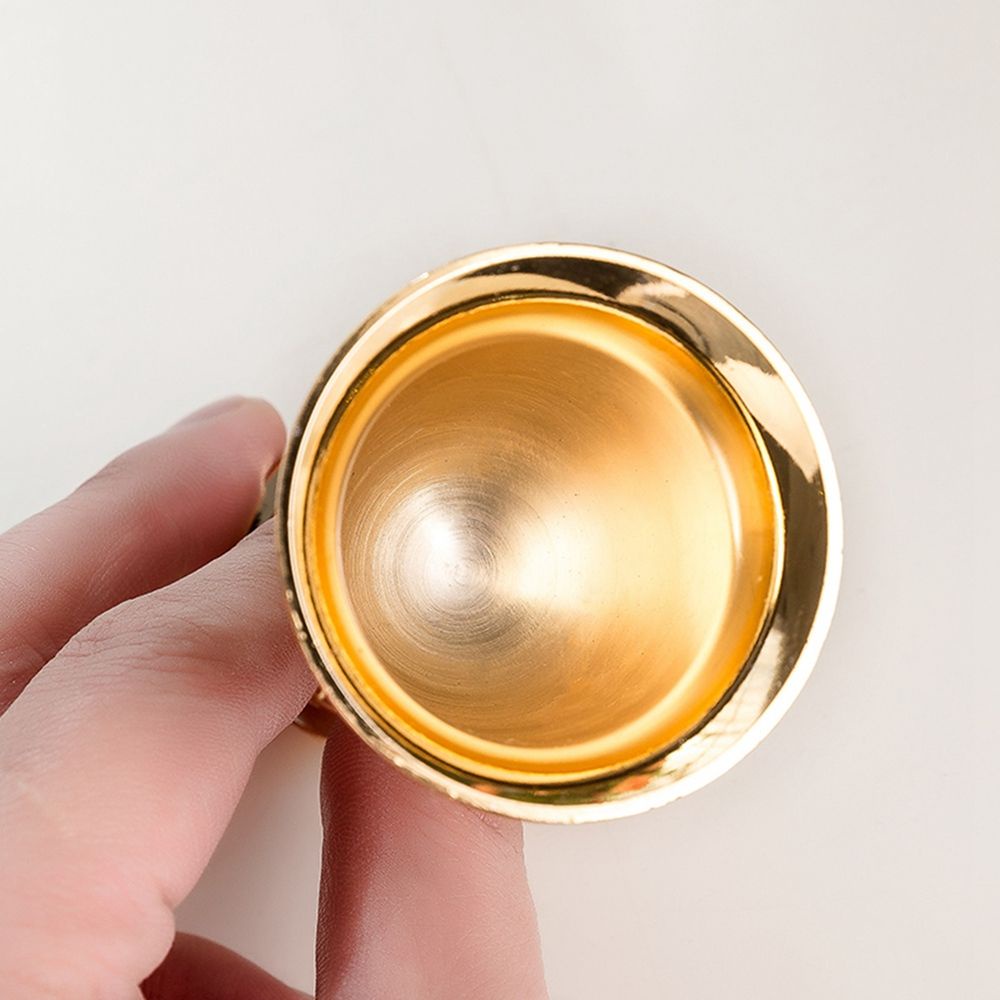 Ly thủy tinh uống rượu màu trắng phong cách châu Âu cổ điển