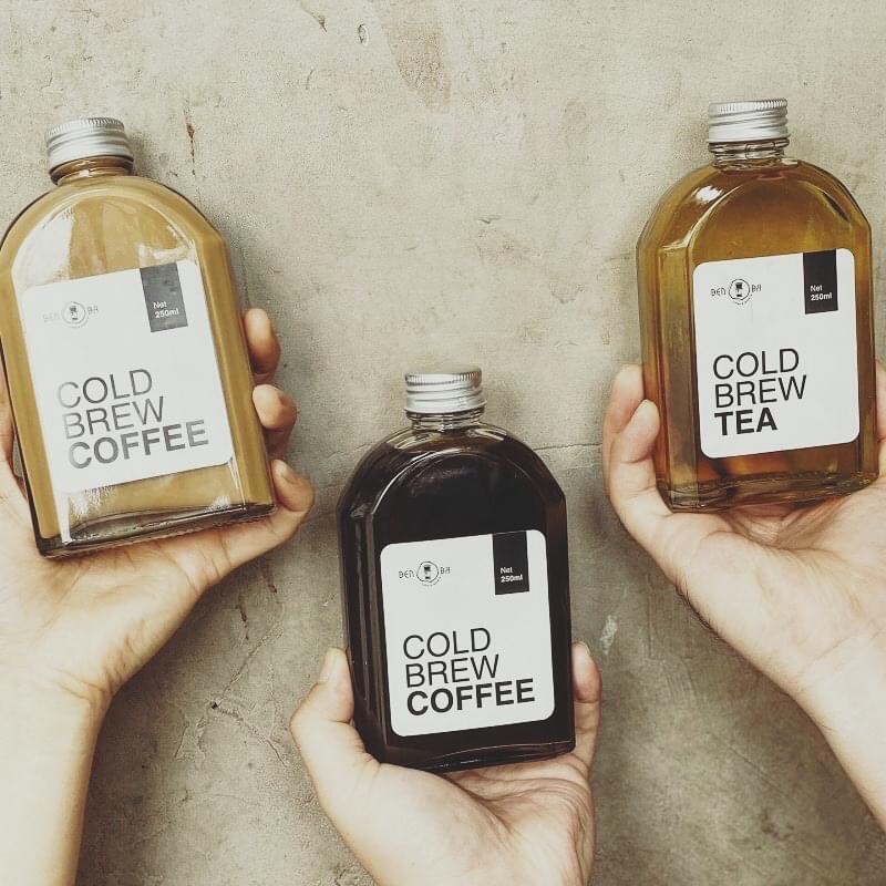 Chai thủy tinh dẹt xén vai 250ml nắp nhôm đựng đồ uống