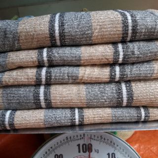 Và 2kg vải len