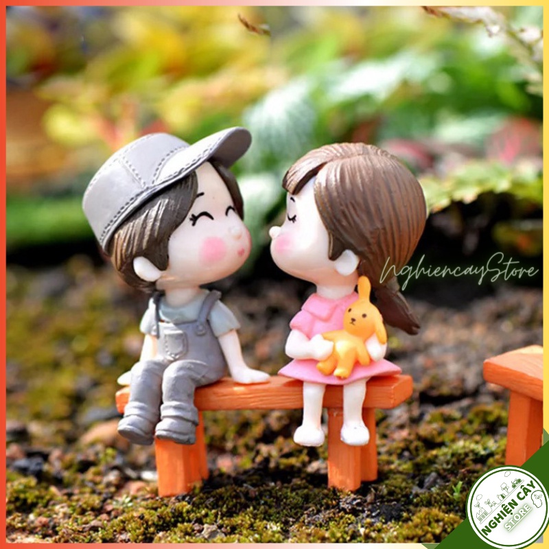 Phụ kiện Cặp đôi ngồi ghế trang trí tiểu cảnh, cây cảnh, sen đá