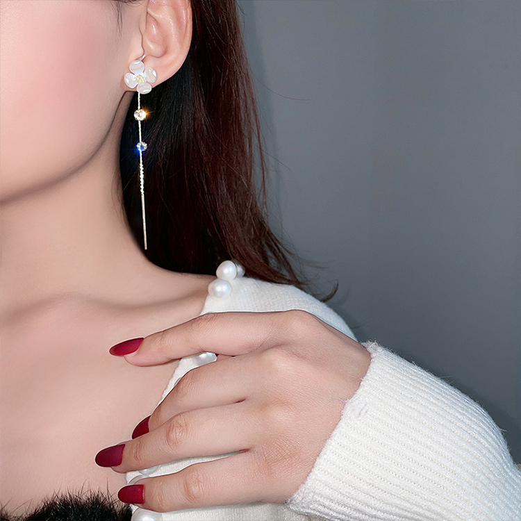 Bông Tai Hình Hoa Đính Đá Lấp Lánh Thời Trang Hàn Quốc Cho Nữ