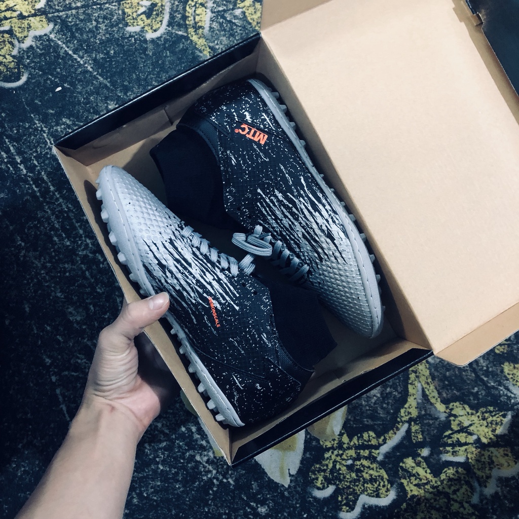 GIÀY ĐÁ BÓNG CAO CỔ