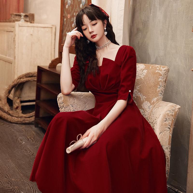 Váy nhung đỏ tiểu thư xếp ngực | BigBuy360 - bigbuy360.vn
