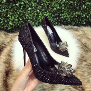 Giầy JimmyChoo đá