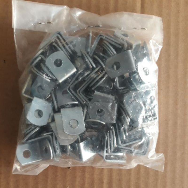 1bịch ke sắt góc vuông1,5cm