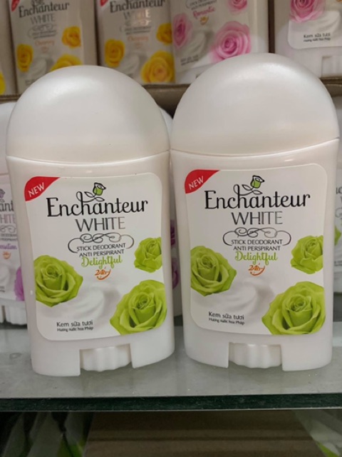 Sáp khử mùi Enchanteur có 4 mầu