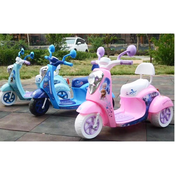 XE MÁY ĐIỆN KIỂU DÁNG ELSA CHO BÉ YÊU