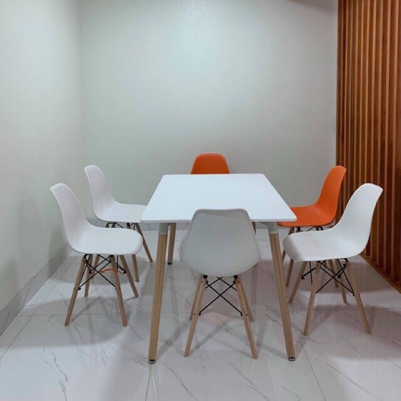 Bộ bàn ăn 4 ghế eames