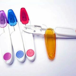 Kéo cắt chỉ, len sợi có nắp đậy
