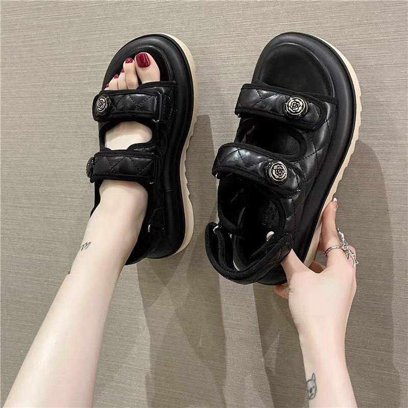 Sandal 2 quai dán khuy hoa hồng