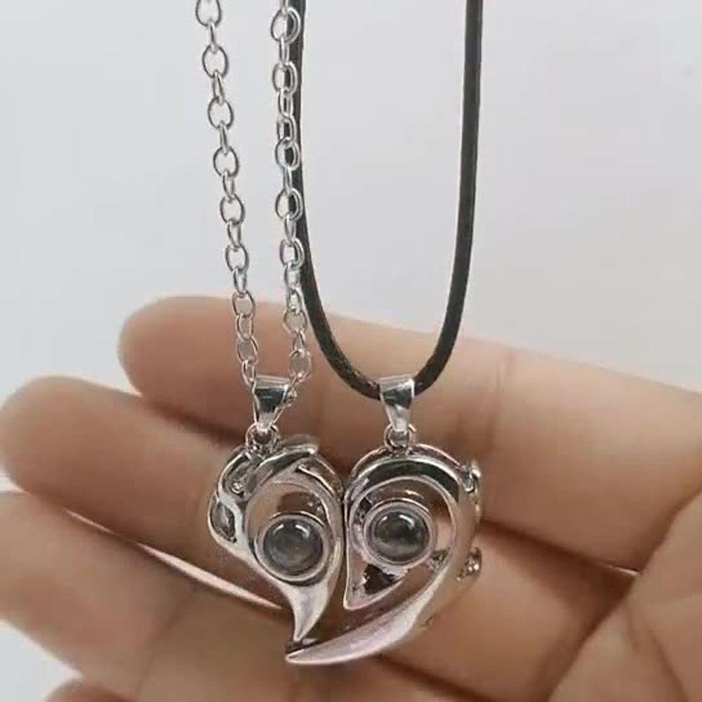Vòng cổ Mặt Trái Tim Khắc Chữ I Love You Bằng 100 Ngôn Ngữ
