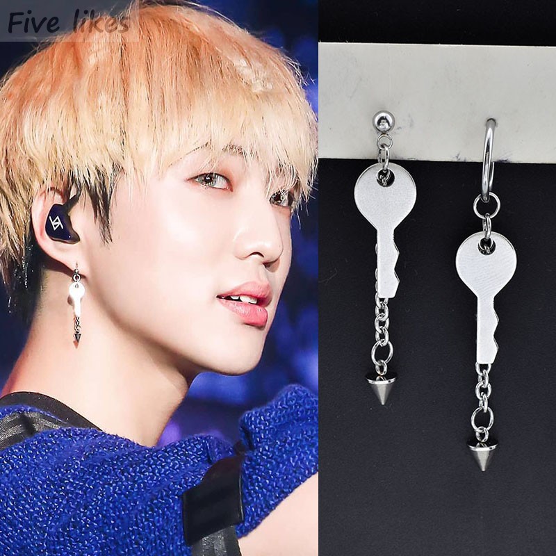 Khuyên tai unisex xích phối chìa khóa Seung Yoon Winner