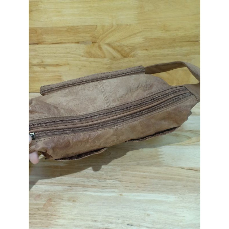 Túi đeo vai da thật secondhand  171212