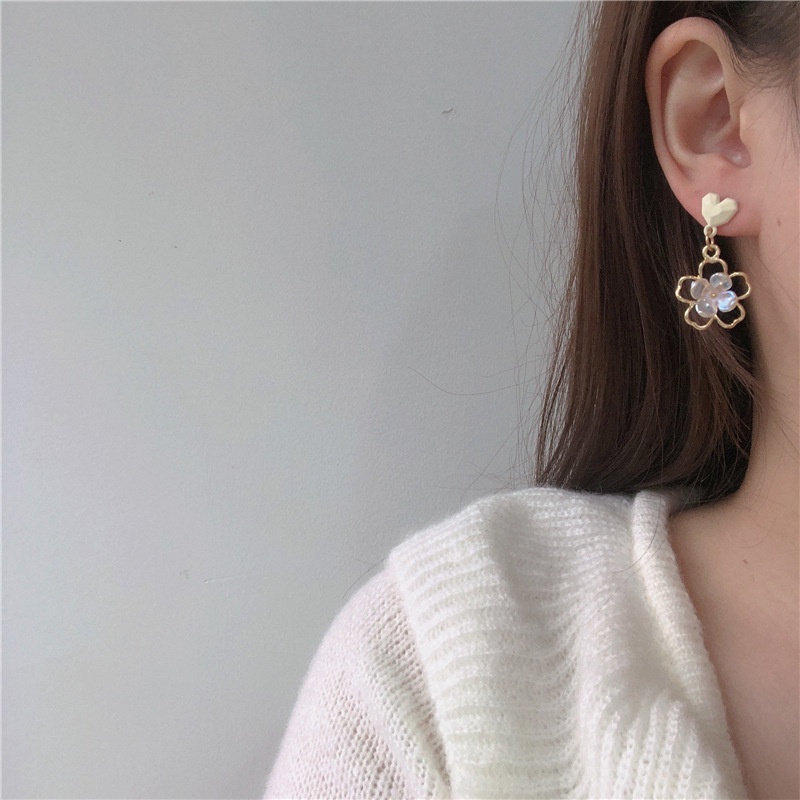 Khuyên Tai Nữ Hình Bông Hoa Màu Trắng Thời Trang