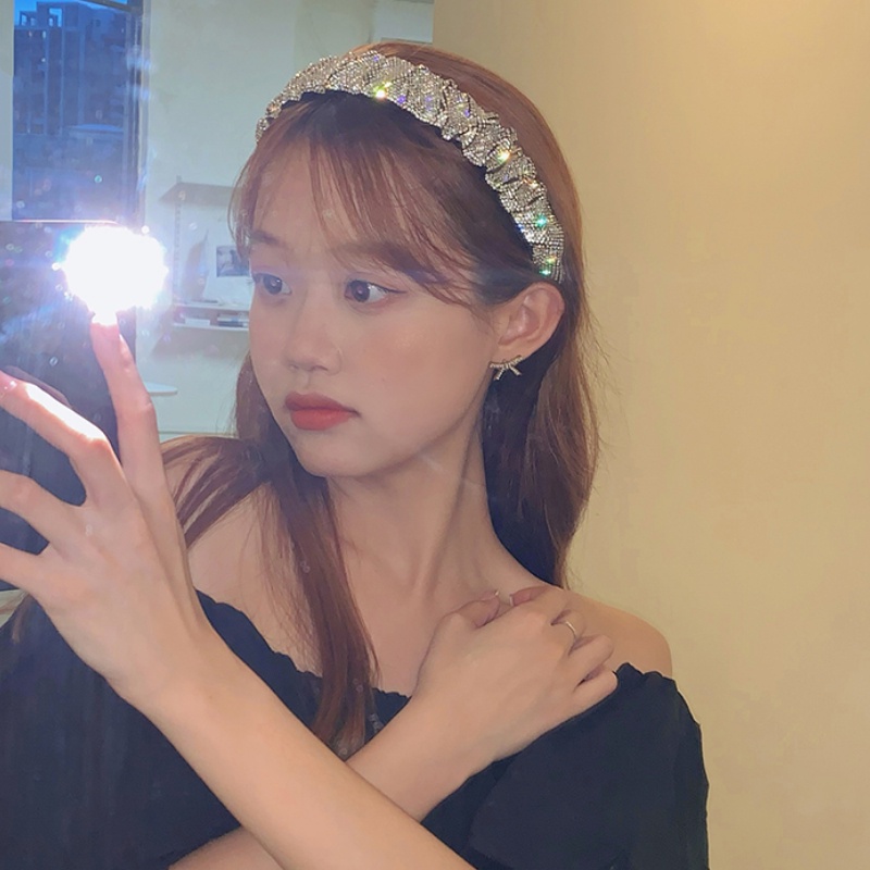 Băng đô cài tóc đính đá pha lê sang trọng 2021