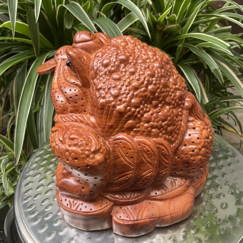 TƯỢNG CON CÓC THIỀM THỪ GỖ HƯƠNG
