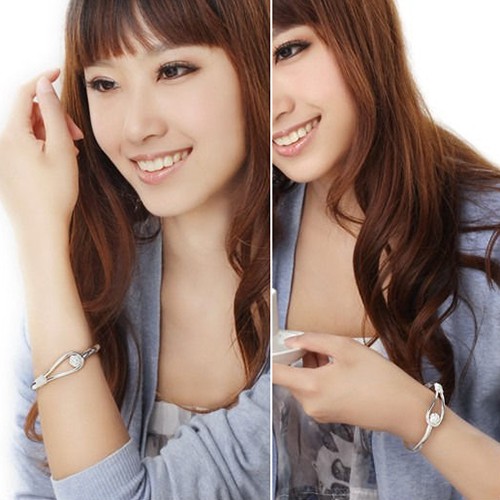 Vòng Tay Mạ Bạc Trang Trí Hoa Hồng Thanh Lịch Cho Nữ