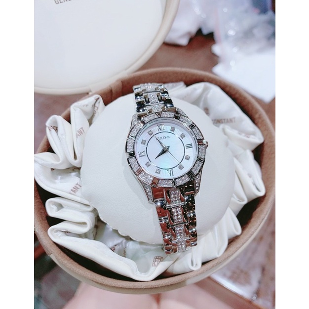 Đồng hồ nữ Bulova .
