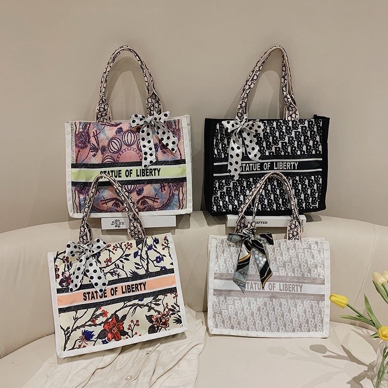 Túi Statue of Liberty trẻ trung sang trọng kèm khăn lụa hàng chuẩn loại 1