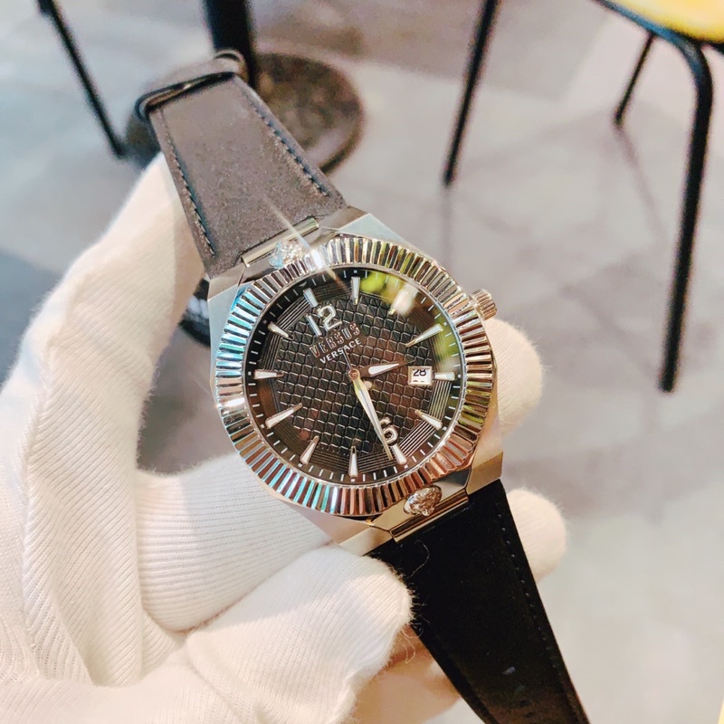 Đồng hồ nam Versus, kích thước 42mm