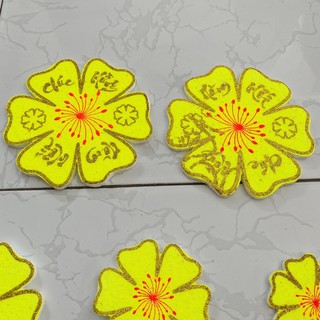 Hoa mai xốp dán tường
