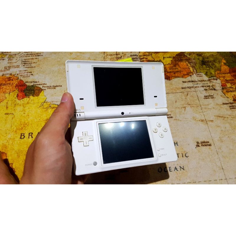 Máy chơi game Nintendo DSi